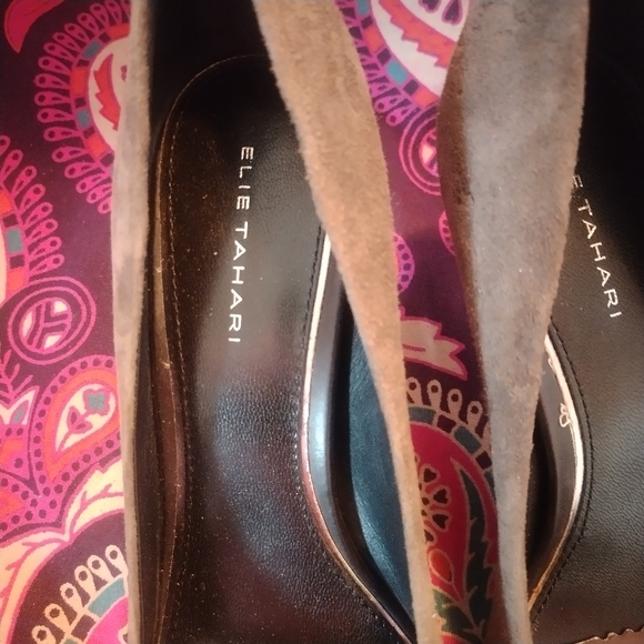 ELIE TAHARI Olive/Tan Pointy toe Suede Heels size 41 / US size 11 NWOT - Picture 4 of 7